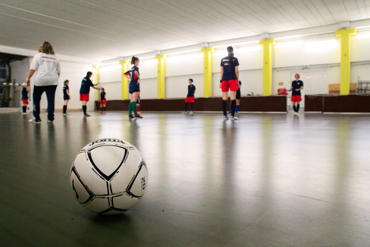Edzéseinket futsal labdával tartjuk